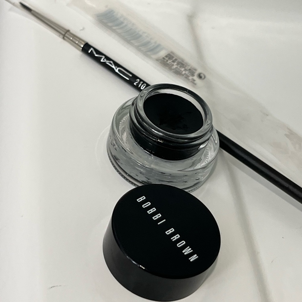 Bobbi Brown set of cosmetics - Picture 6 of 9